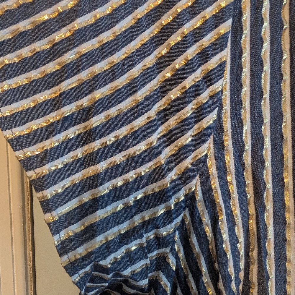 Torrid Size 4, Top - Picture 3 of 5